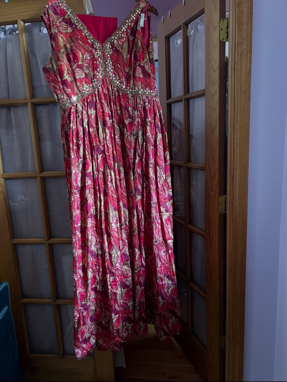 Elegant Green Sleeveless Dress, crepe with dupatta - Picture 16 of 17